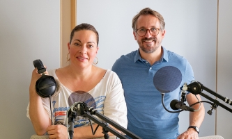 Julia Dahmen im Studio mit Familientherapeut Christian Pröls-Geiger